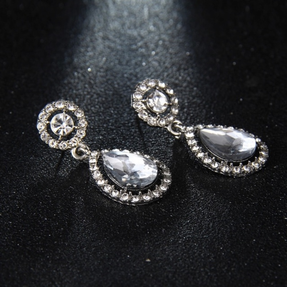 NEW!💙💎TEARDROP SPARKLERS!  RHINESTONE DROPS!💎💙 - Picture 5 of 7